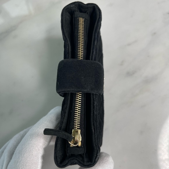 CHANEL Black Quilted Wallet - Picture 16 of 16